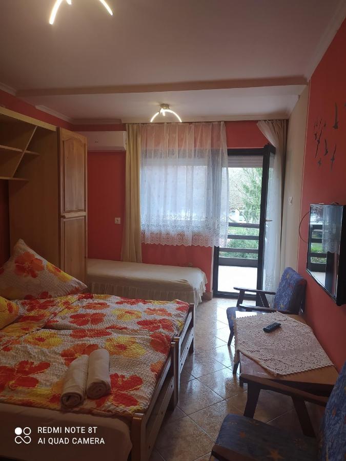 Apartmanhaz Gabriella Harkány Екстериор снимка